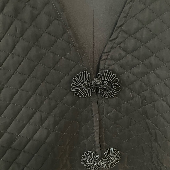 VTG Women’s Black Quilted Vest Sz. L  Silky Toggle Closure Festival Whimsygoth - Picture 2 of 4